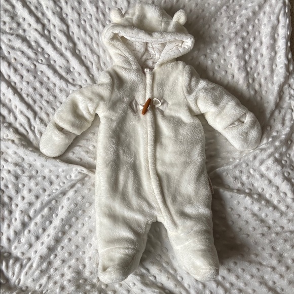 Wippette Other - Wippette White Plush Hooded Jacket with Zipper